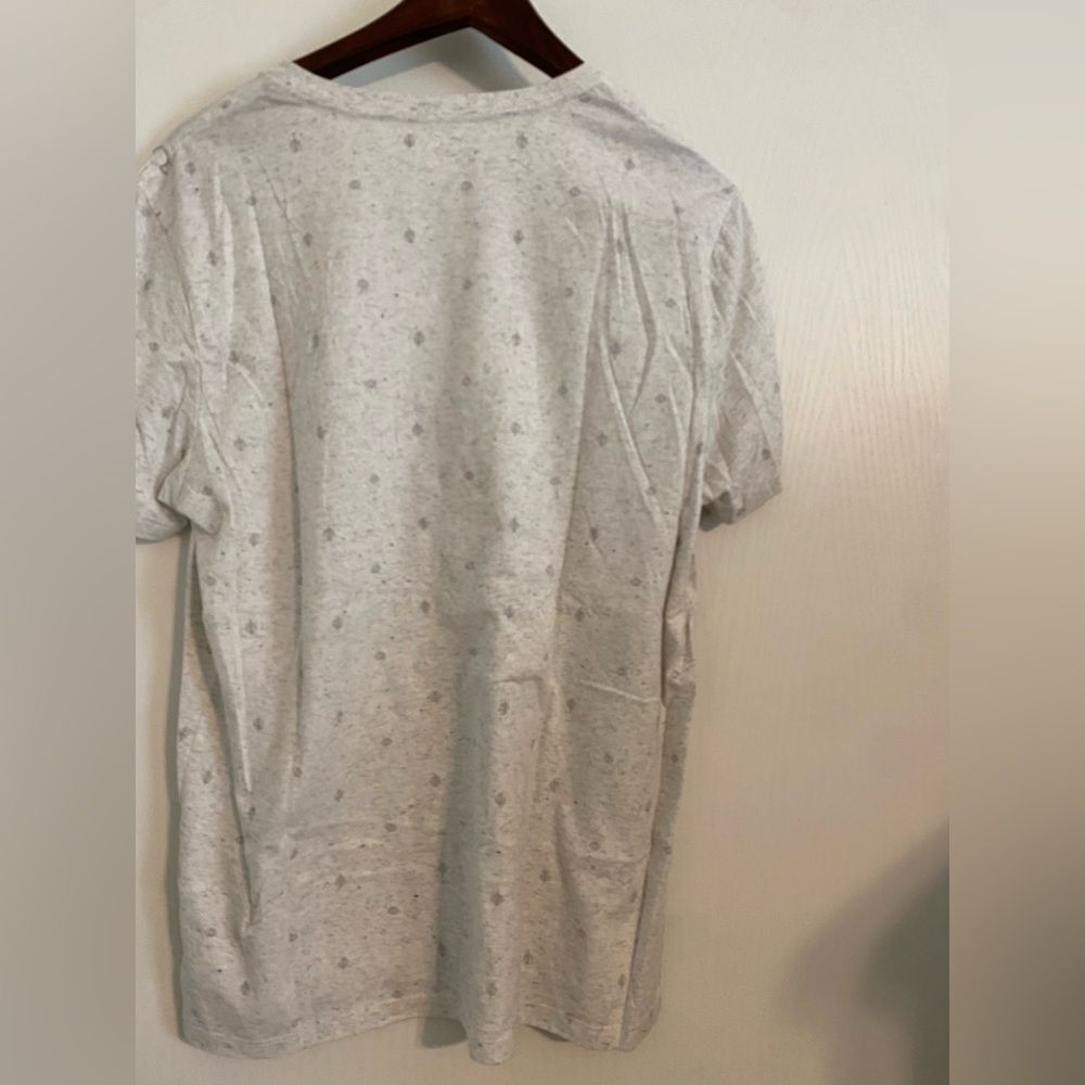 Old Navy T-Shirt Short Sleeve | Color: White | Size:  Large | - Picture 2 of 5